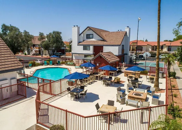 Metro Phoenix Loft Sleeps 6