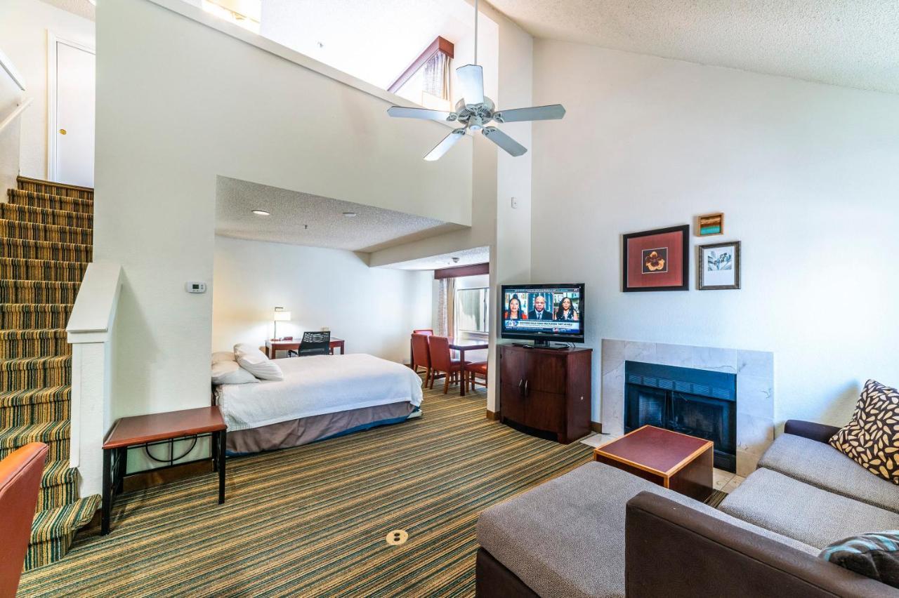 Metro Loft Sleeps 6