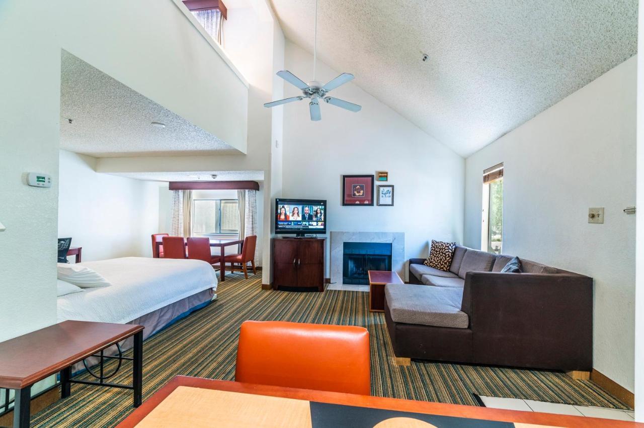 Metro Loft Sleeps 6